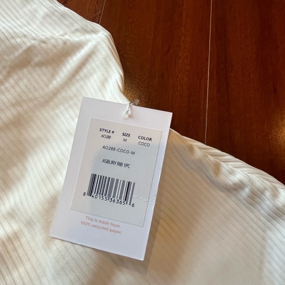 New NWT Andie The Asbury Swimsuit Coco Cream Off White Rib One-Piece Swim Medium - Picture 3 of 5